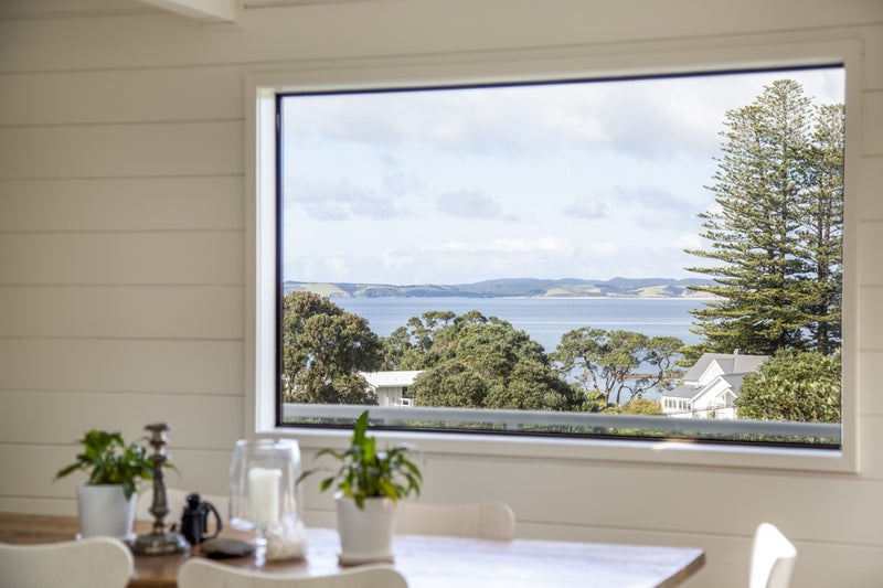 47 Grand View Road, Leigh, Leigh - Carousel 2