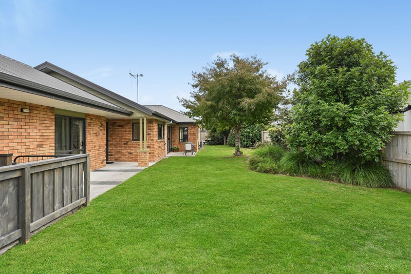 15 Aldona Place, Fairview Downs, Hamilton - Carousel 2