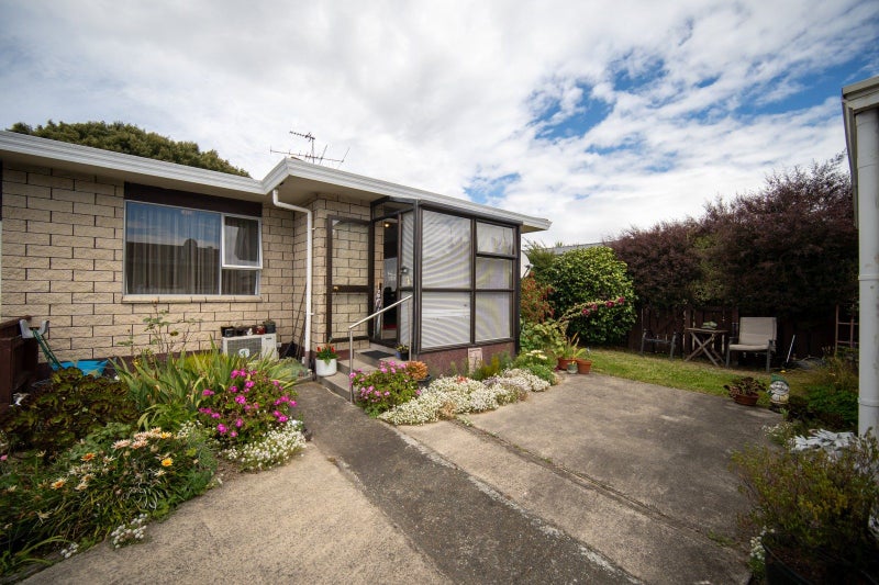 6/13 Gladstone Road, Richmond - Carousel 1