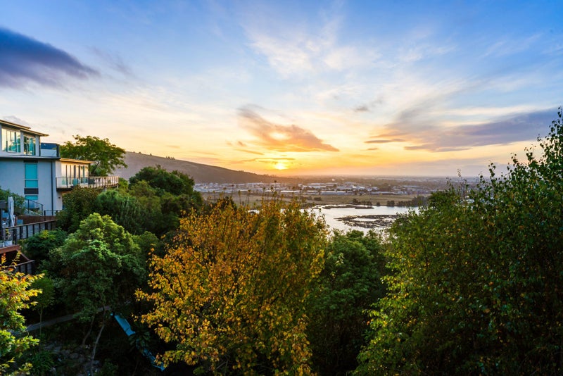 106 Cannon Hill Crescent, Mount Pleasant, Christchurch - Carousel 1