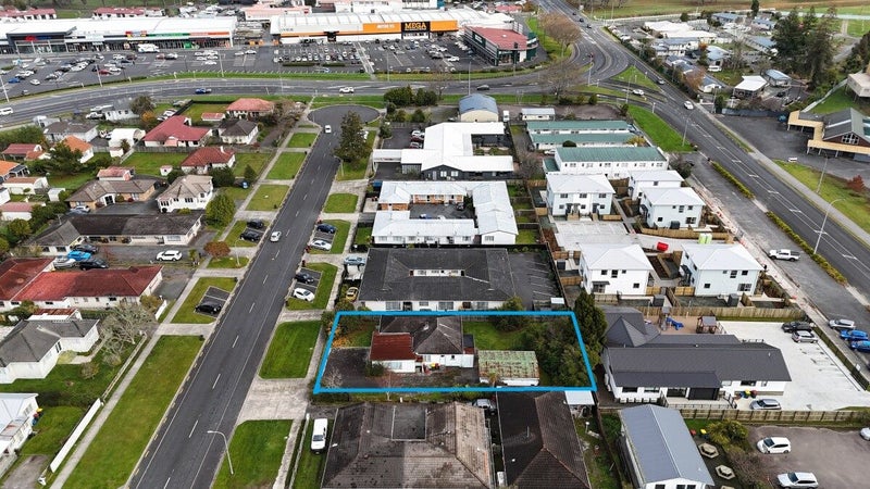 1437 Hinemoa Street, Rotorua - Carousel 2