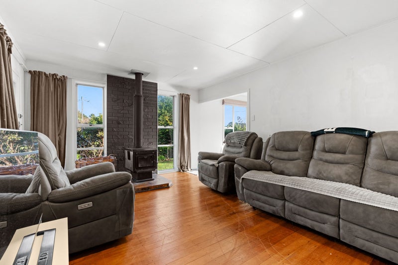 9 Anderson Street, Eketahuna - Carousel 2