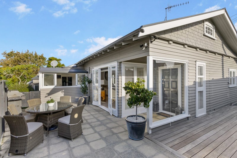 66 Codrington Crescent, Mission Bay, Auckland - Carousel 1