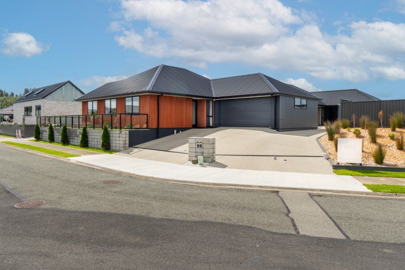 97 Hoffman Court, Waikiwi, Invercargill - Carousel 1