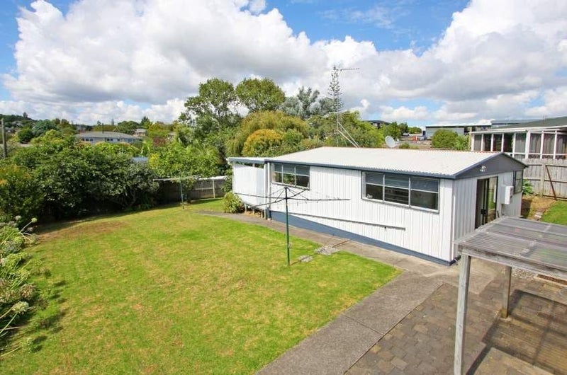 9 Trelawn Place, Cockle Bay, Auckland - Carousel 6