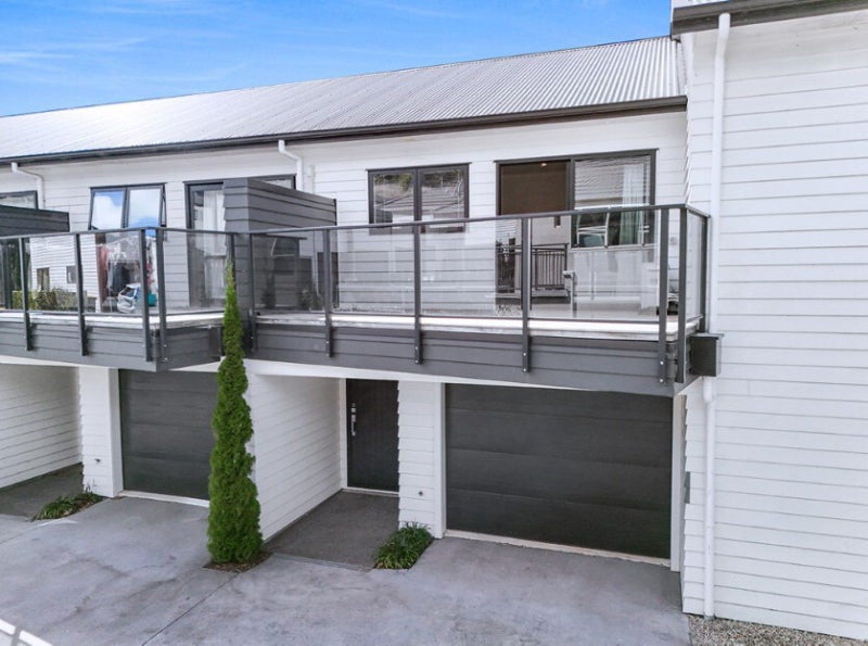 2/18 Hunter Street, Hamilton Lake, Hamilton - Carousel 1