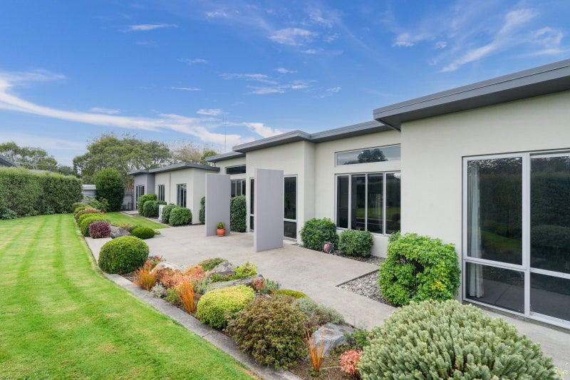 44 Glenroy Park Drive, Waikiwi, Invercargill, Southland - Carousel 1