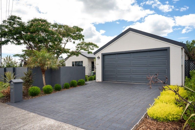 20 Arataki Road, Havelock North - Carousel 18