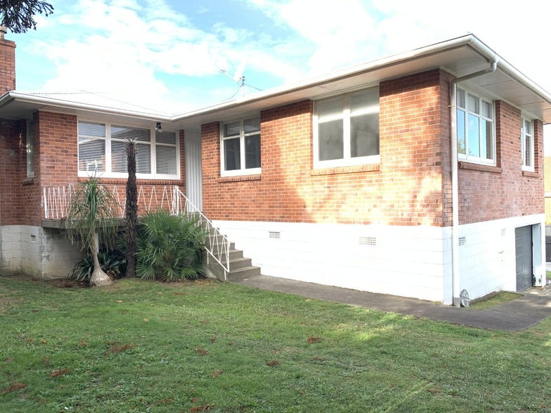 20 Andrew Road, Howick, Auckland - Carousel 1