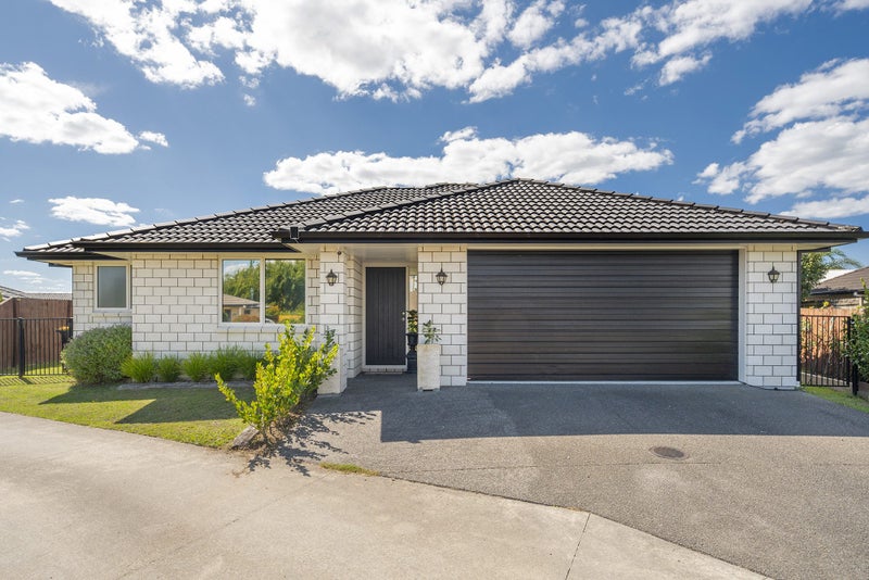 27 Waterside Drive, Pyes Pa, Tauranga - Carousel 1
