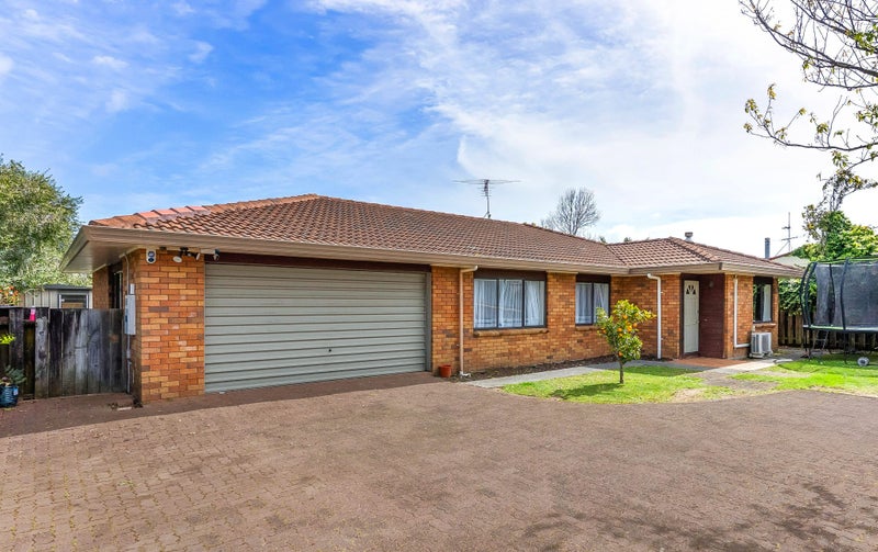 2/1 Laurie Avenue, Papakura, Papakura - Carousel 1