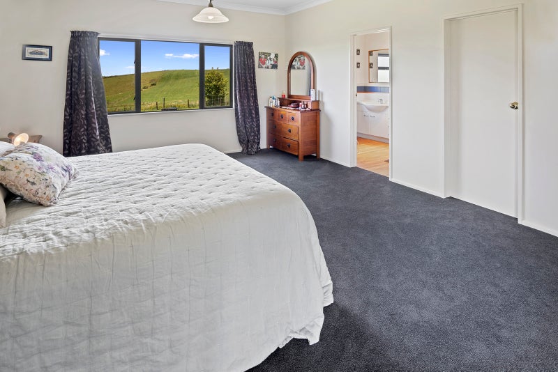 123 Grove Road, Hamilton - Carousel 22