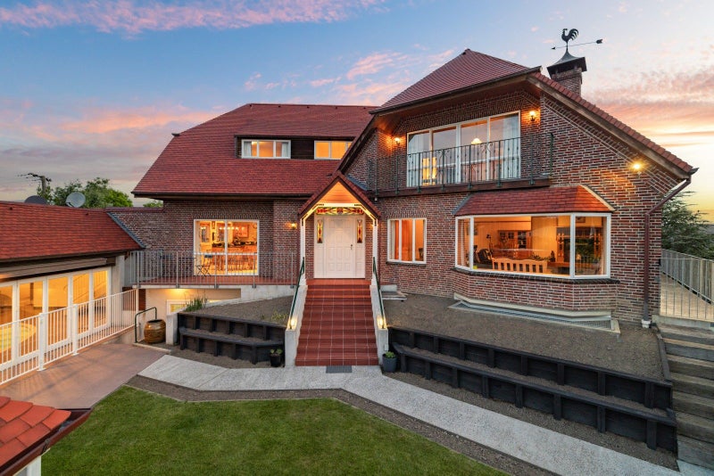 7 Nederland Avenue, Burwood, Christchurch - Carousel 1