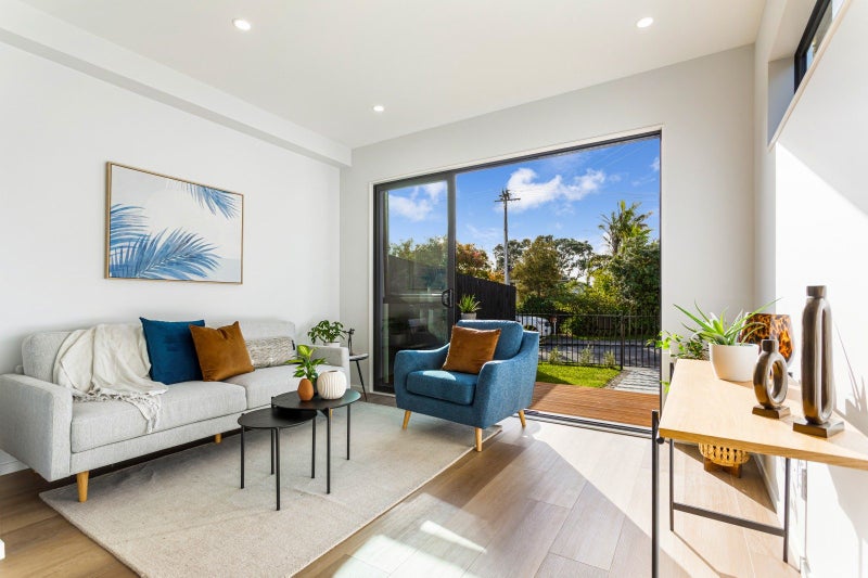2/12 Fraser Road, Narrow Neck, Auckland - Carousel 2