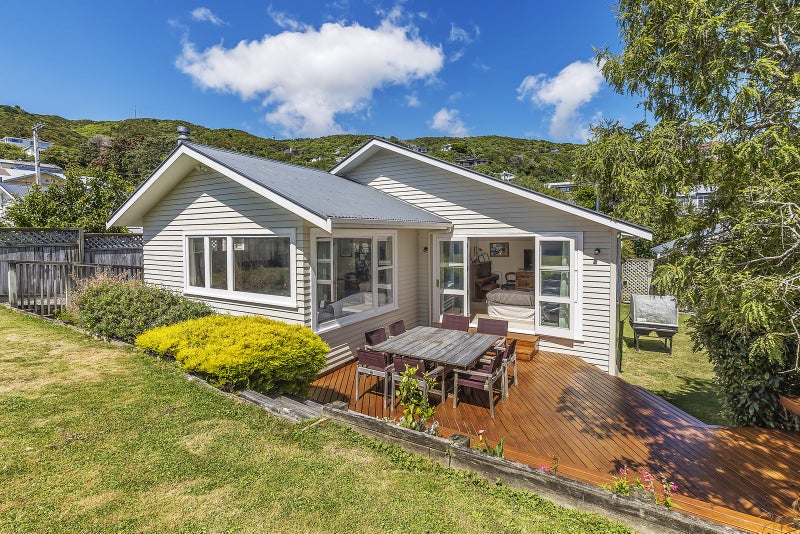 77 Beauchamp Street, Karori, Wellington - Carousel 1