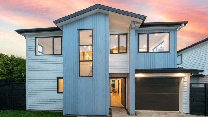 42 Connaught Street, Blockhouse Bay, Auckland - Carousel 1