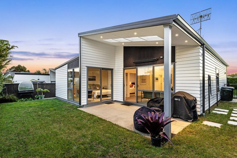 3C Torrington Crescent, Glen Innes, Auckland - Carousel 1