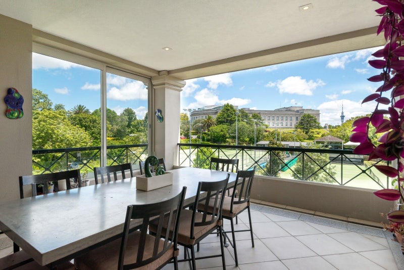 4A/24 Domain Drive, Parnell, Auckland - Carousel 1