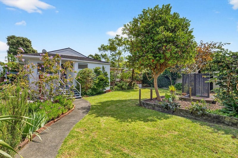 15 Frieston Road, Milford, Auckland - Carousel 2