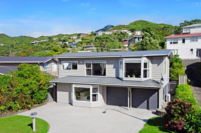11 Cortina Avenue, Johnsonville, Wellington - Carousel 1