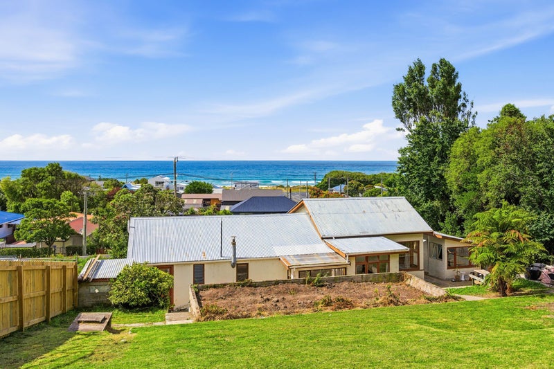 13 Queen Street, Brighton, Dunedin - Carousel 1