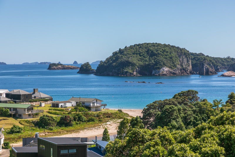 9 Christine Terrace, Hahei - Carousel 1