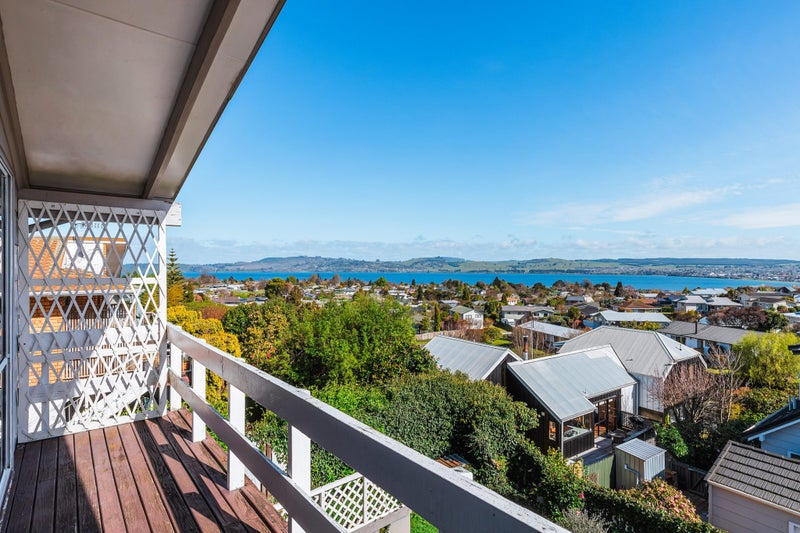 9 Kempton Place, Richmond Heights, Taupo - Carousel 1