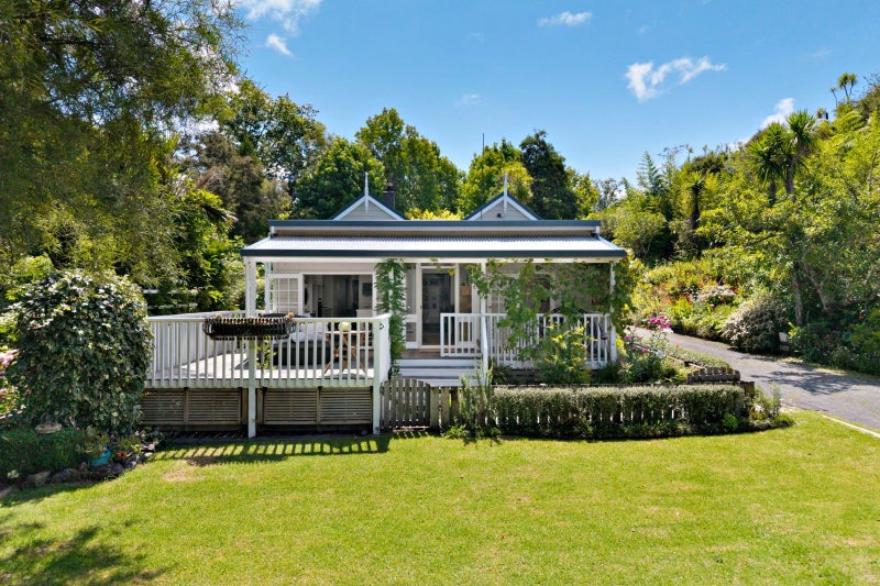 200 Huia Road, Titirangi, Auckland - Carousel 2
