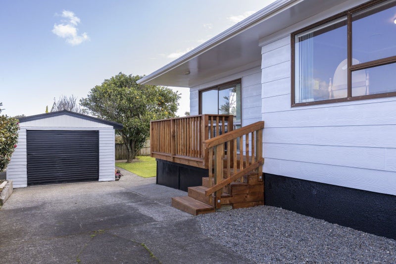 24 Sole Avenue, Bell Block, New Plymouth - Carousel 1