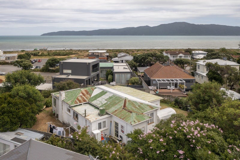 2 Manly Street, Paraparaumu Beach, Paraparaumu - Carousel 2