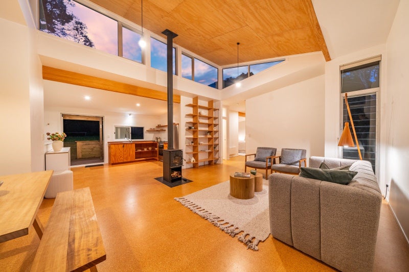 100 Motuhara Road, Plimmerton, Porirua - Carousel 2