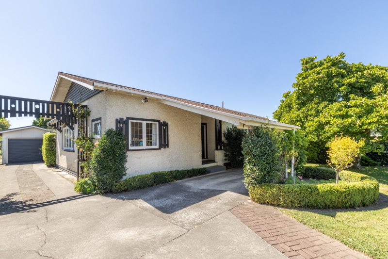 506 Lyndon Road East, Hastings - Carousel 1