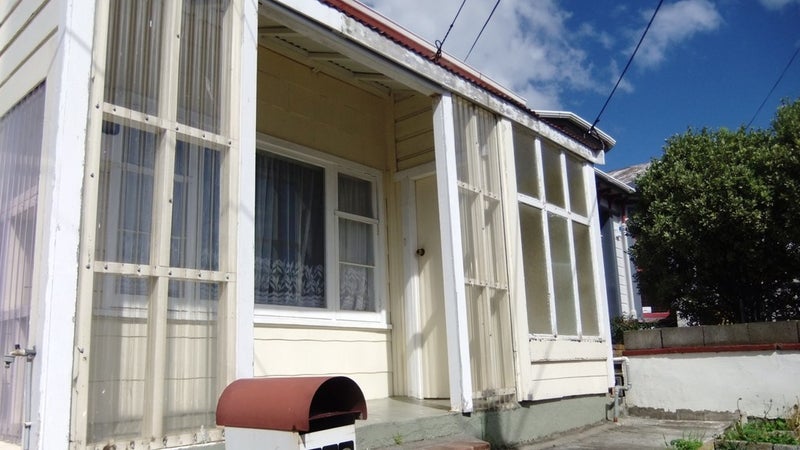 B/229 Adelaide Road, Newtown, Wellington - Carousel 1
