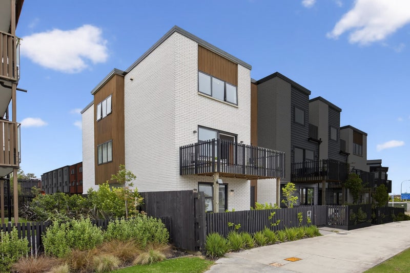 4/271 Ormiston Road, Flat Bush, Manukau City, Auckland - Carousel 1