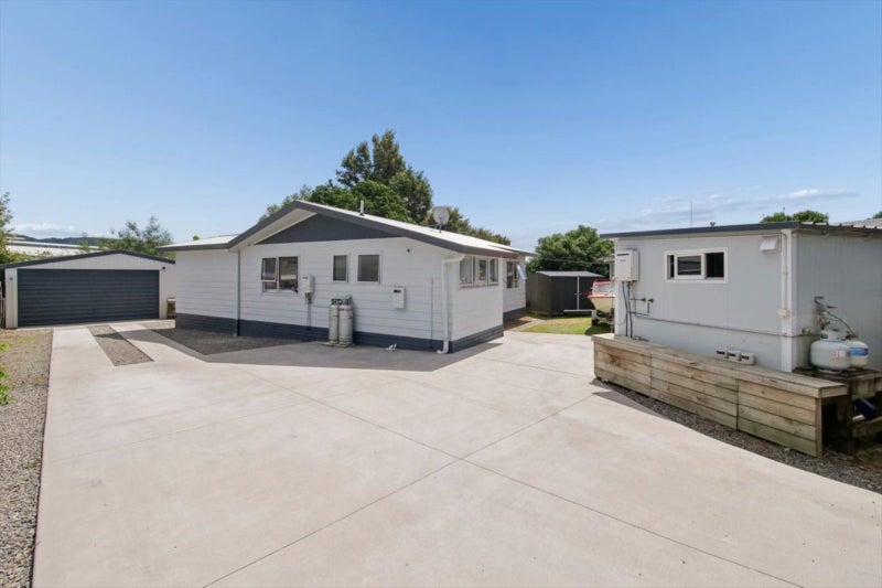 12 Conifer Place, Te Puke, Te Puke - Carousel 1