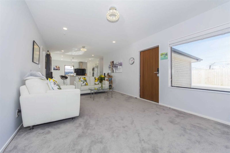 71A Solar Road, Glen Eden, Auckland - Carousel 2