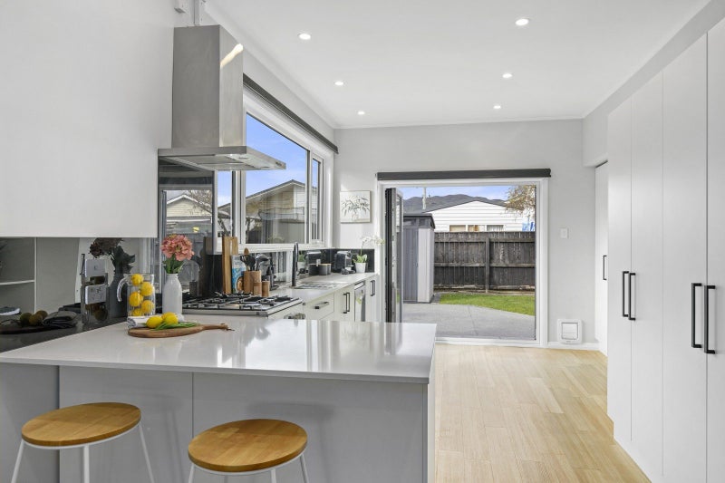 10 Byron Street, Petone, Lower Hutt - Carousel 1