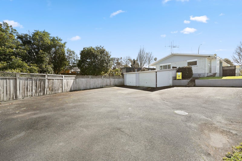 11A Lorraine Place, Glenview, Hamilton - Carousel 16