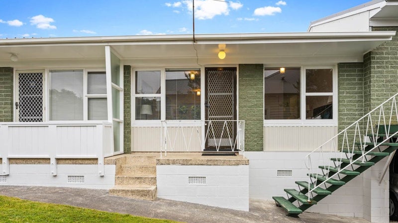 2/30 Halston Road, Balmoral, Auckland - Carousel 1