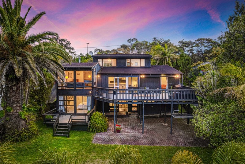 257 Golf Road, Titirangi, Auckland - Carousel 1