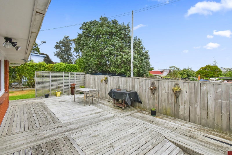 2/4 Brady Road, Otahuhu, Auckland - Carousel 15