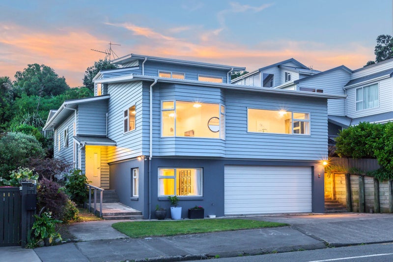 18 Beach Road, Plimmerton, Porirua - Carousel 1