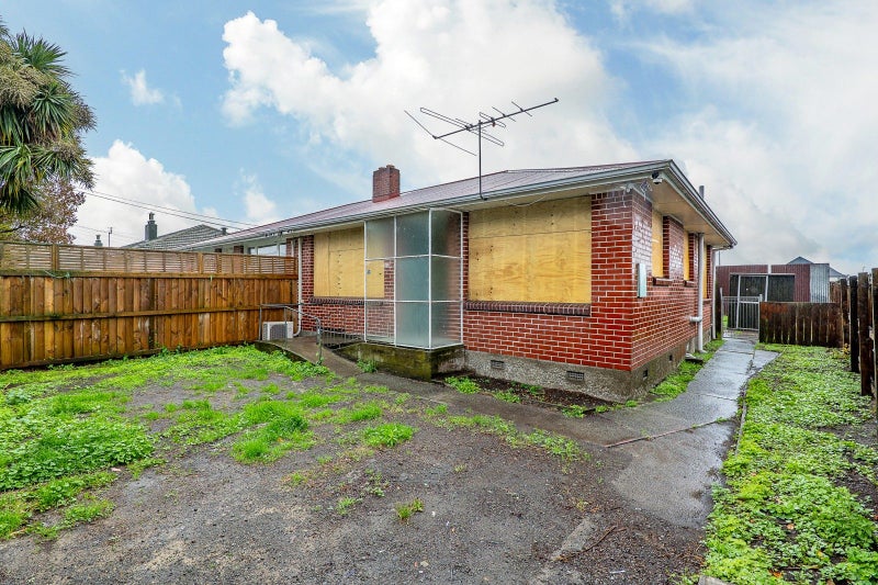 22 Caledonian Road, St Albans, Christchurch - Carousel 1