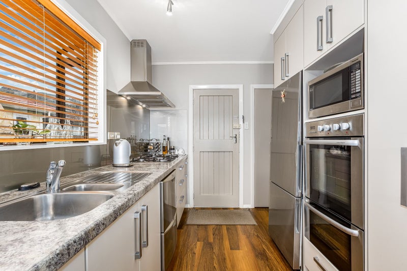 25 Russell Road, Wainuiomata, Lower Hutt - Carousel 2