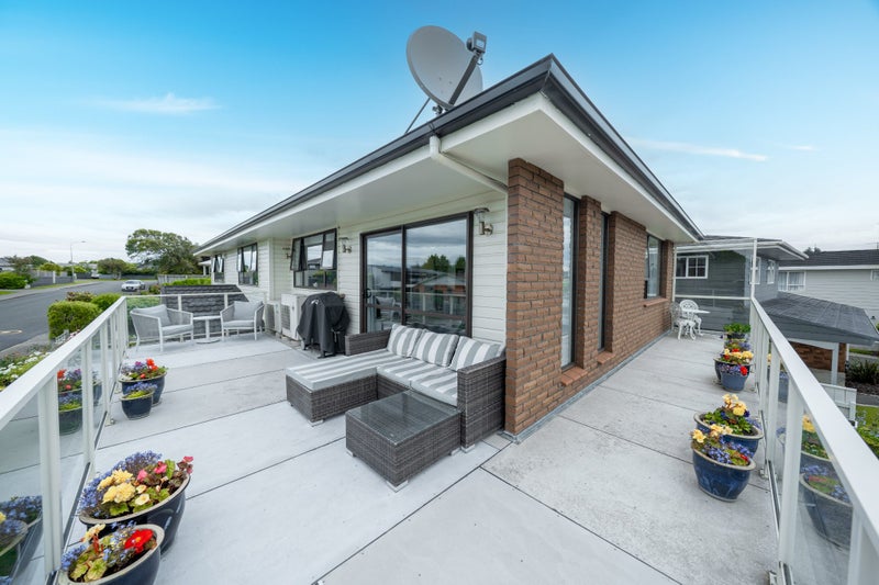 41 Orwell Crescent, Newfield, Invercargill - Carousel 1