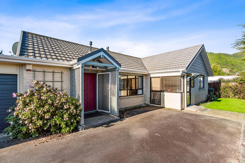 7A Graham Grove, Waikanae, Waikanae - Carousel 1
