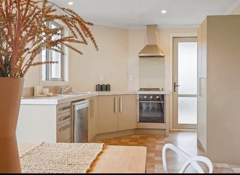 20A Lyon Street, Frankton, Hamilton - Carousel 1