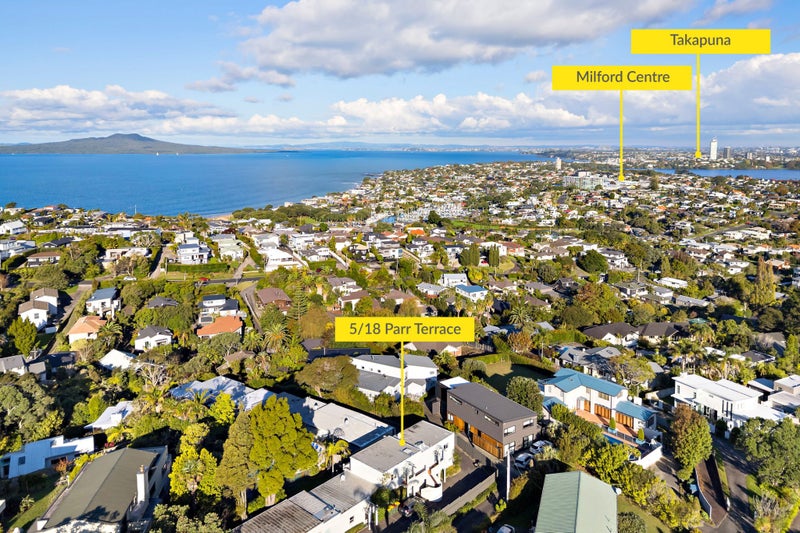 5/18 Parr Terrace, Castor Bay, Auckland - Carousel 1