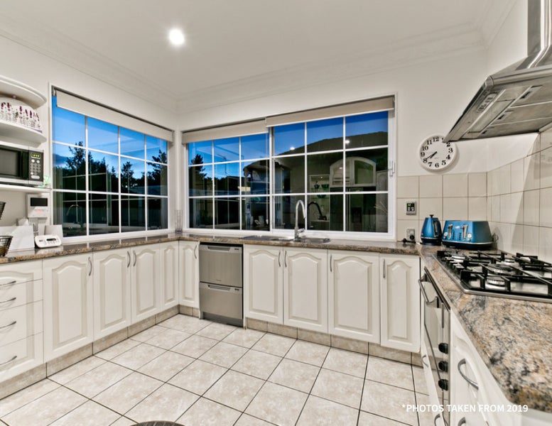 18 Mansion Court, West Harbour, Auckland - Carousel 2
