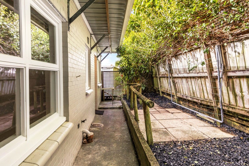 33B Dudley Road, Mission Bay, Auckland - Carousel 3